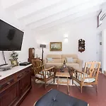 Lovelystay - Caldeireiros Garden Little House