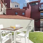 Lovelystay - Caldeireiros Garden Little House
