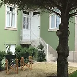 City Center Chill Apartment By Lovelystay