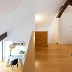 Lovelystay - Oren Duke\'S House