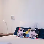 Lovelystay - Porto Box