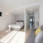 Lovelystay - Modern Flat In Alegria