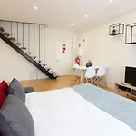 Hm - Living Batalha Square 2