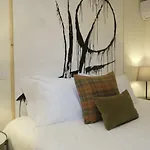 Oporto Wall Apartments