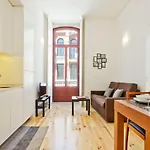 Fernandes Tomas Apartment