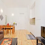 Fernandes Tomas Apartment