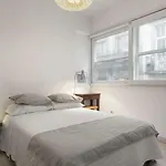 White Fabrica House