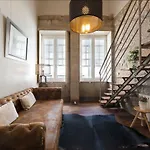 Modern Vintage Apartment In Porto