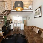 Modern Vintage Apartment In Porto