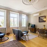 Graceful Design Apartment In Porto By Cozzy Homes