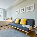 Own Places Carregal Apartment