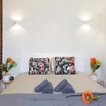 Host Wise - Charming Flat With Netflix - River View