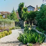 Queens Garden Hostel