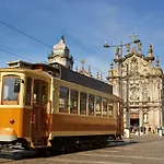 Host Wise - Cozy Quiet Flat - Trindade Station
