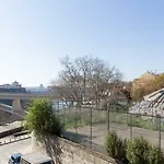 Host Wise - Charming Flat With Netflix - River View
