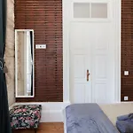 Host Wise - Charming Flat With Netflix - River View