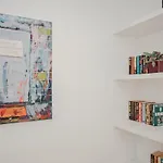 Liiiving In Porto | Bright Light Apartment