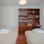 Liiiving In Porto | Bright Light Apartment