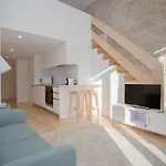 Liiiving In Porto | Terrace & Sunny Apartment