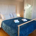 Queens Garden Hostel