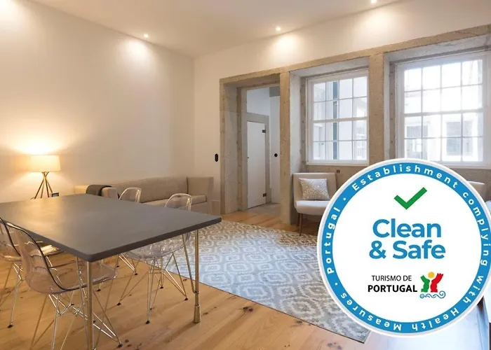 Downtown Almada Loft