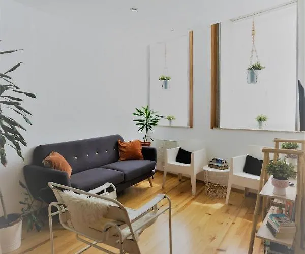 Downtown Porto Relaxed Apartment With Private Yard