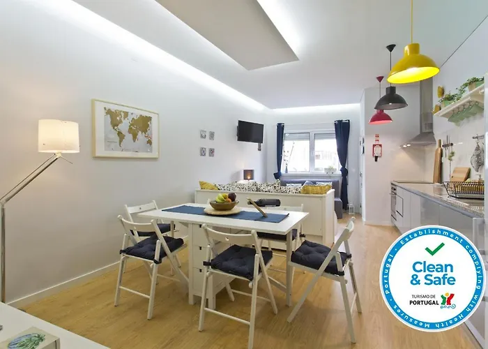 2 Comfortable Stunning Flats - City Center