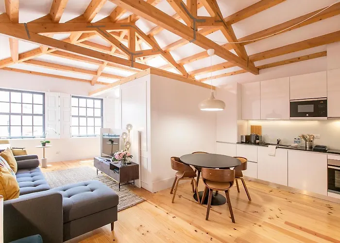 Newly Renovated Cozy Central Loft W/ Ac By Lovelystay