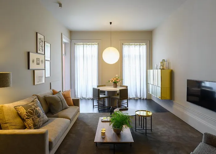 Flh Esqvta Luxury Housing