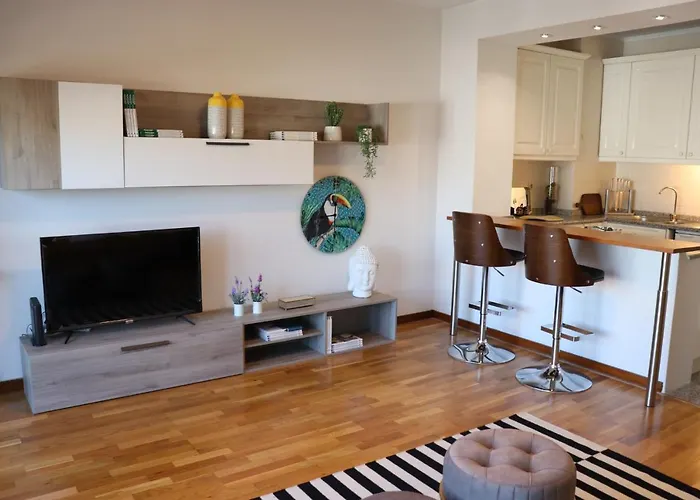 Confortable 1 Bedroom Apartment With Garage And Balcony