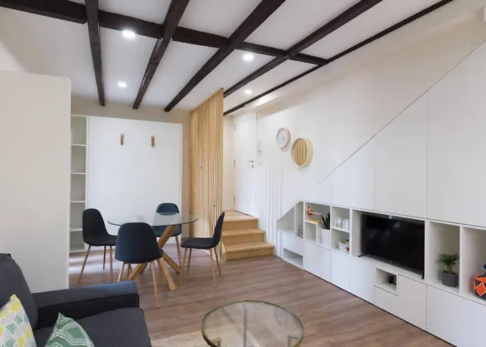 Brito Capelo Apartment