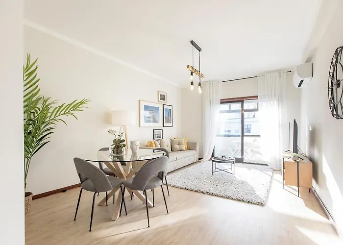 2Br Flat In Bonfim W/ Ac & Balcony By Lovelystay