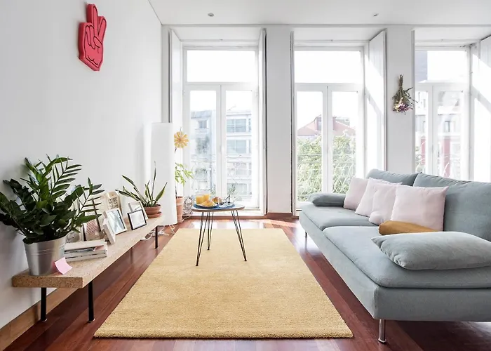 Bonjardim Studio W/ Balcony By Lovelystay