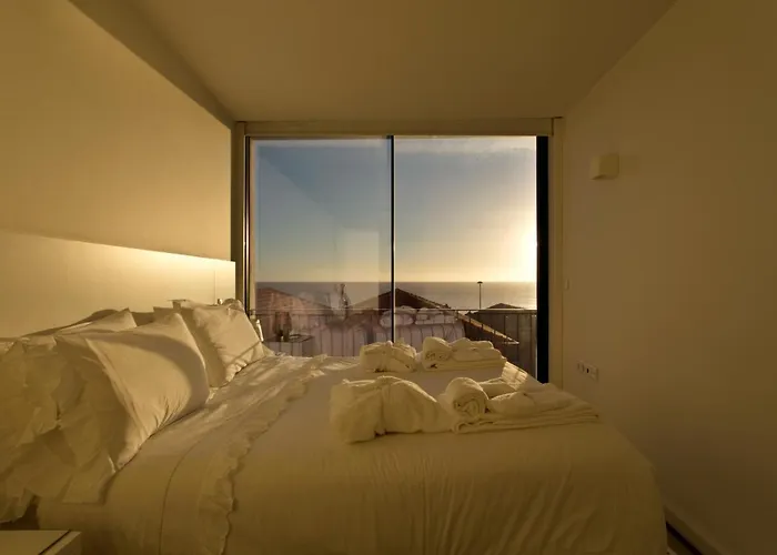 Boutique Rentals- Bliss By The Sea Apt- Ocean Views In Foz Beach