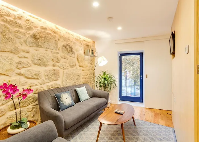 Riverside 2 Bedroom Apartment By Da\'Home