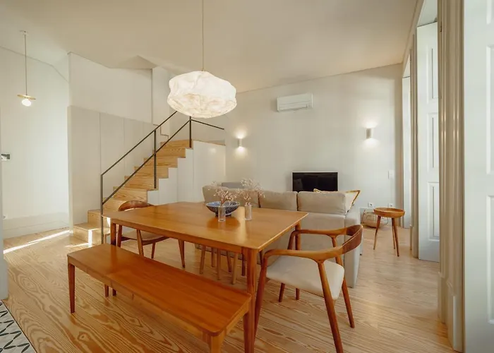 Downtown Deluxe Duplex By Homing