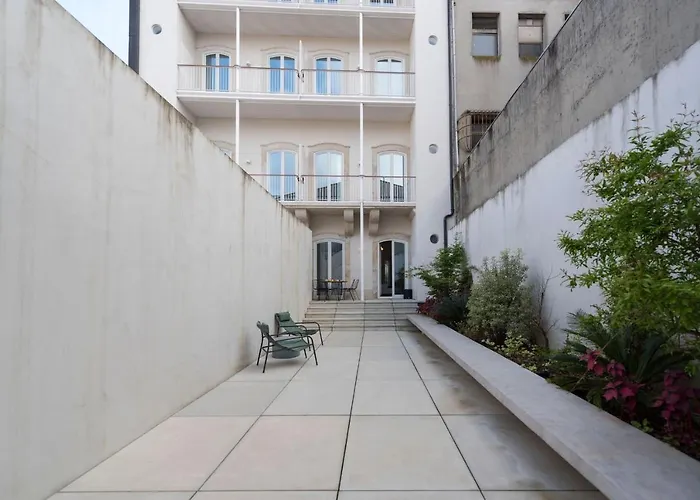 Clerigos Modern Flat W/ Ac & Patio By Lovelystay