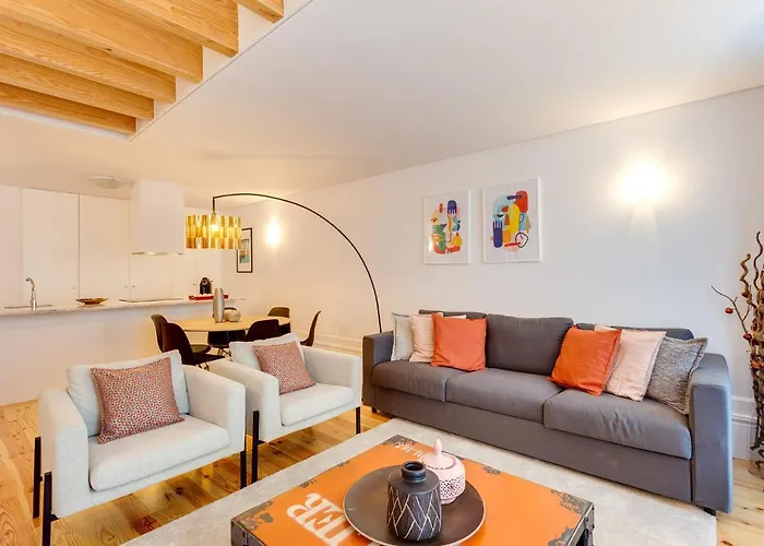 Almada Luxurious Duplex By Da\'Home
