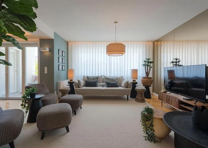 Emporium Deluxe 3Br Apartment W/ Private Parking By Lovelystay