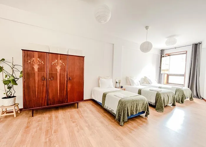 Central Loft With Free Parking