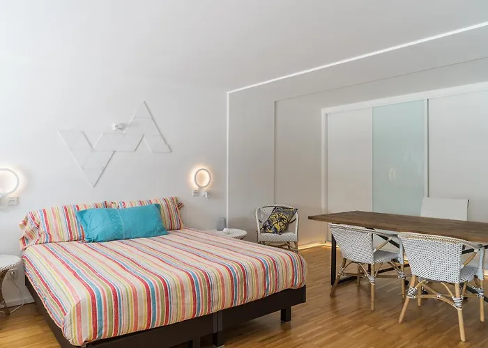 Porto Insight Apartment River View - Pool & Garage