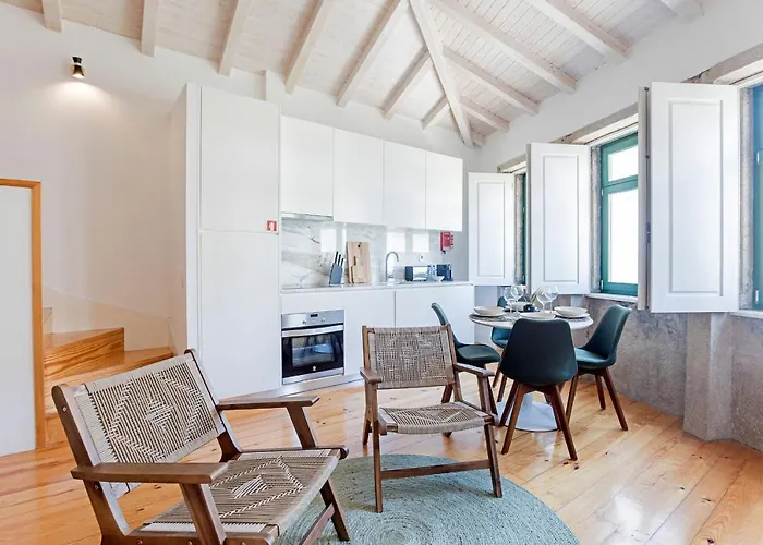 D. Joao IV Apartments By Lovelystay