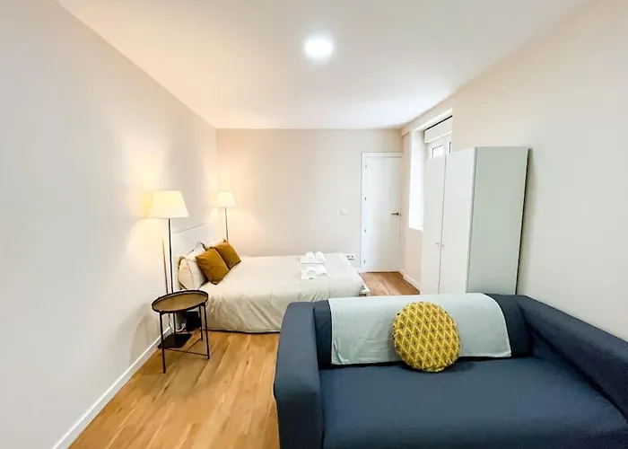 Magnificent Egas Moniz Apartment By Unique Hosts