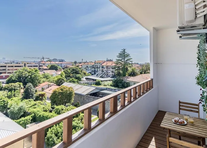 1Br Paraiso Flat W/ Balcony & Ac By Lovelystay