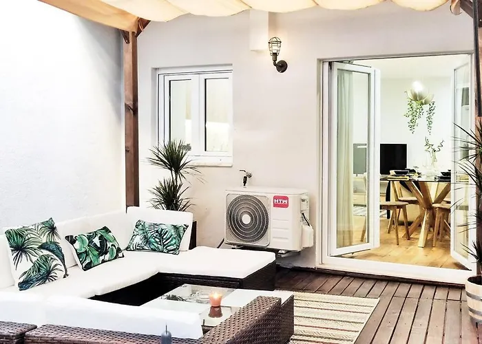 Two Bedroom Terrace Sanctuary In The Center