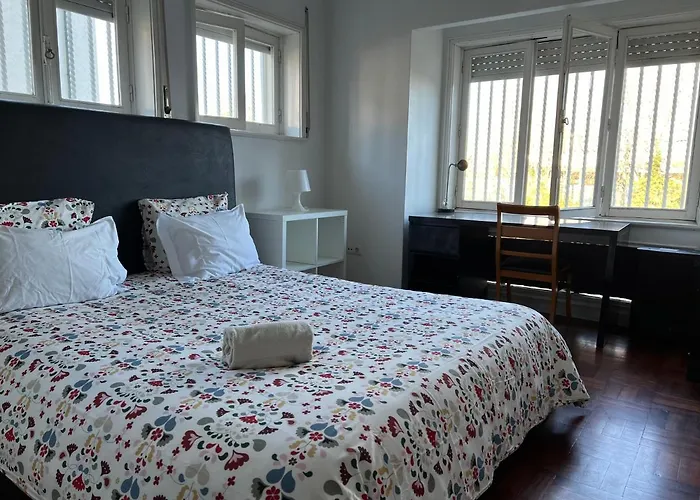 Relogio Guest House