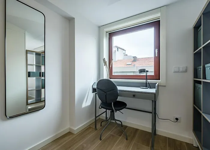Nomads Lux - 1Bdr Charming Top Floor Porto