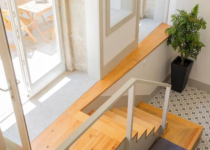 Central Stunning Duplex W/ Patio By Lovelystay
