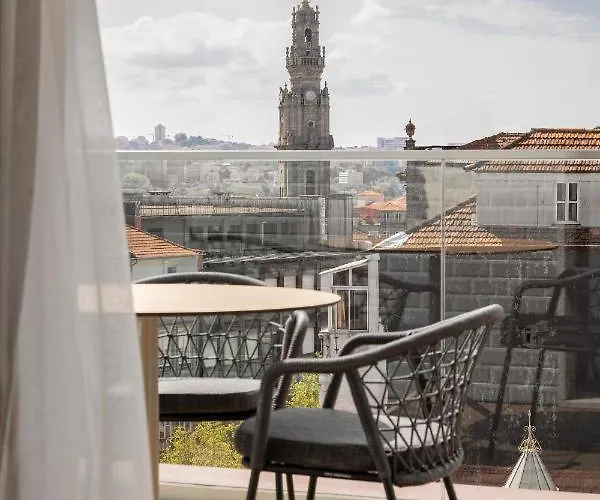 Wine & Books Porto Hotel