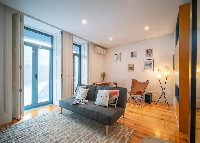 Joivy Modern Flat With Patio In Central Porto